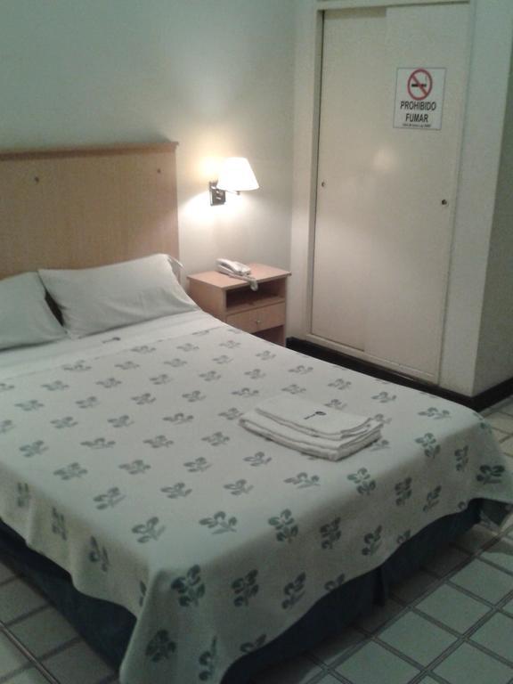 Mari Plaza Hotel Buenos Aires Exterior photo